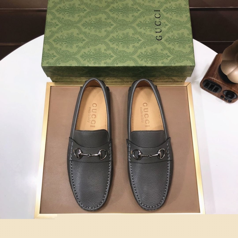 G*u*i leather shoes